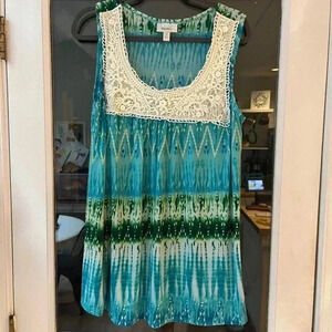 Dressbarn tank with crochet detail size 1x